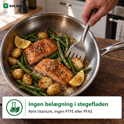 Laks med haricots verts og kartofler steges i Stekro uden belægning